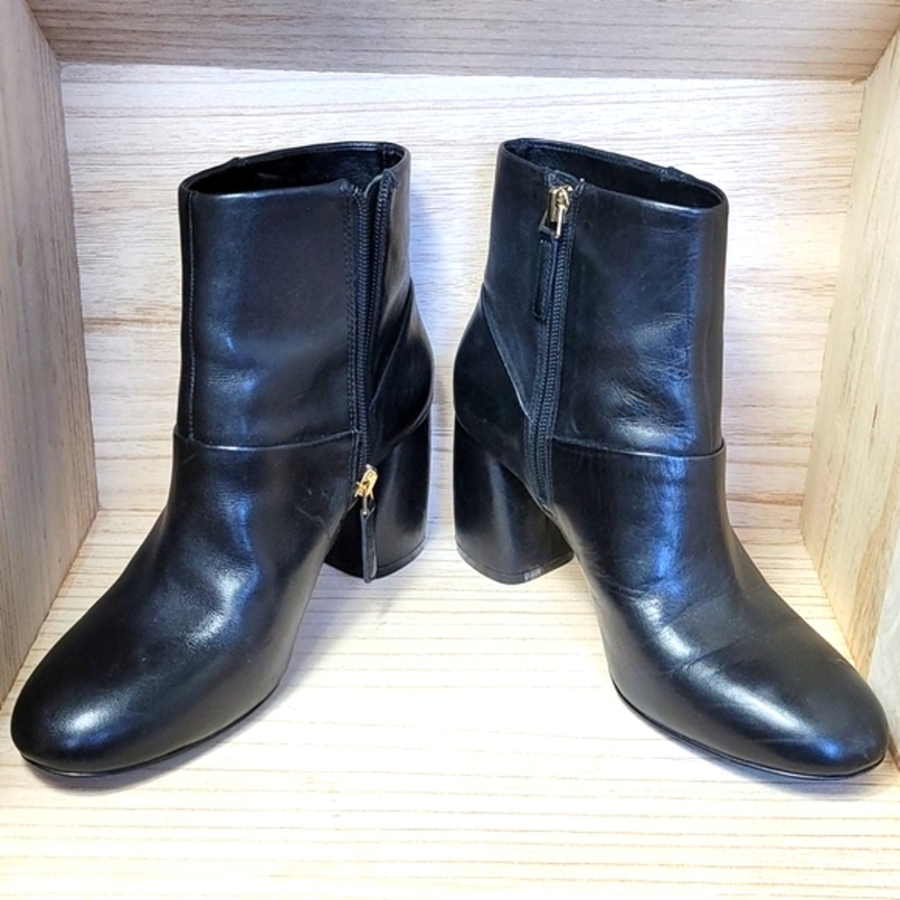 Nine WEST Gold Buttons Black leather Ankle Boots - Picture 8 of 10